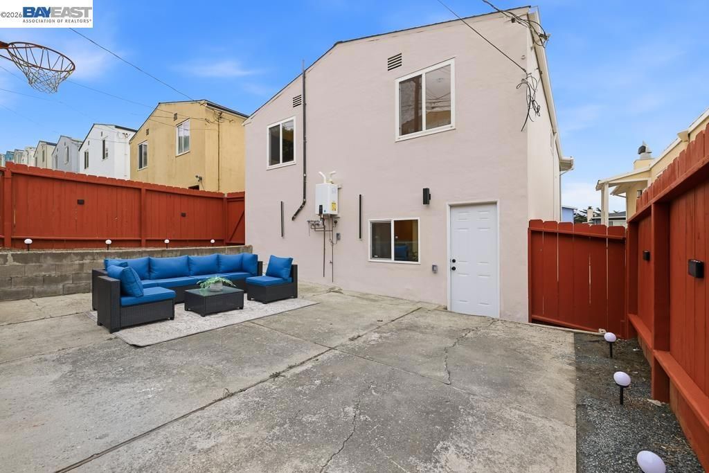 Image 43 of property listing at 168 168 Belcrest Ave, Daly City, CA 94015