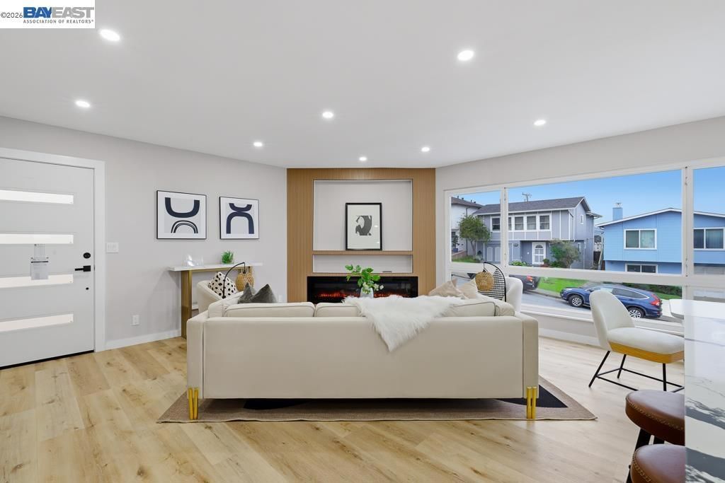 Image 5 of property listing at 168 168 Belcrest Ave, Daly City, CA 94015