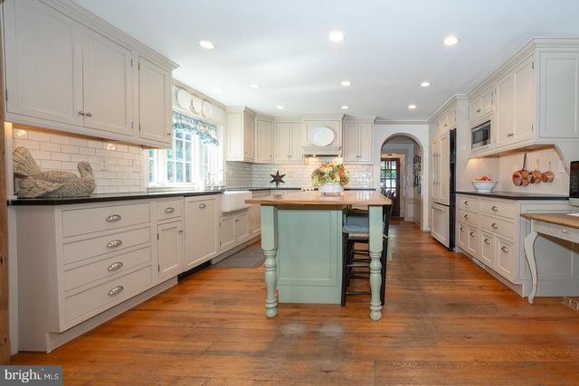 395 BAIR RD, Berwyn, PA 19312