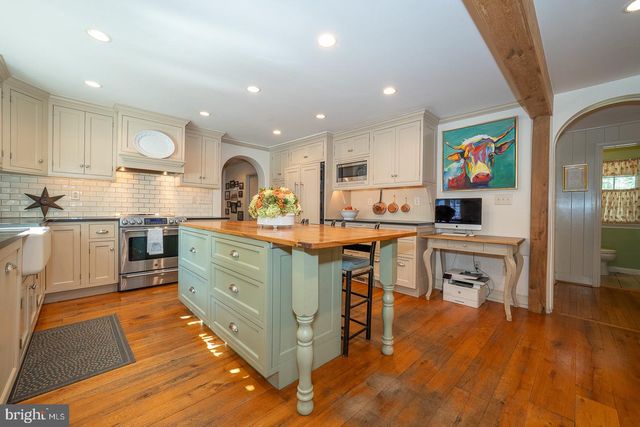 395 BAIR RD, Berwyn, PA 19312