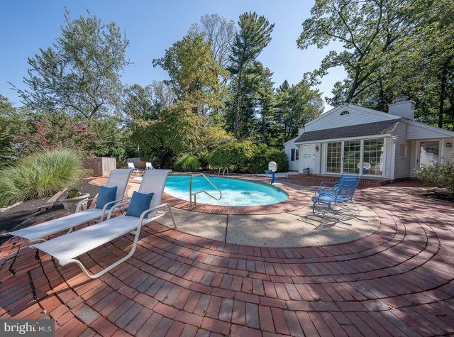 395 BAIR RD, Berwyn, PA 19312