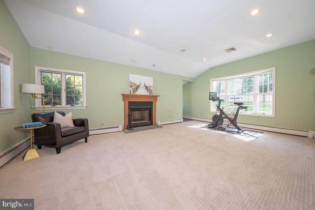 395 BAIR RD, Berwyn, PA 19312