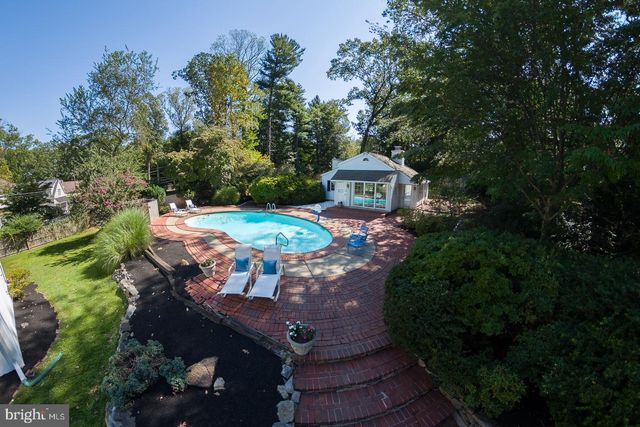 395 BAIR RD, Berwyn, PA 19312