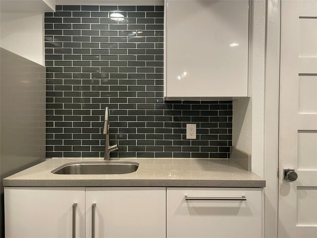 2220 Leon ST 103, Austin, TX 78705