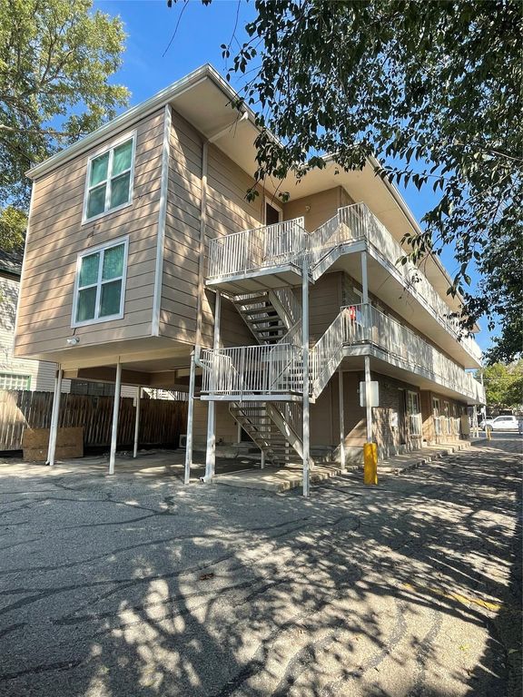 2220 Leon ST 103, Austin, TX 78705