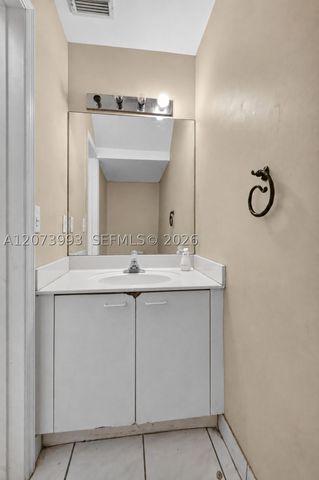 253 NE 211th Ter, Miami, FL 33179