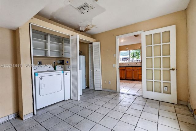 253 NE 211th Ter, Miami, FL 33179