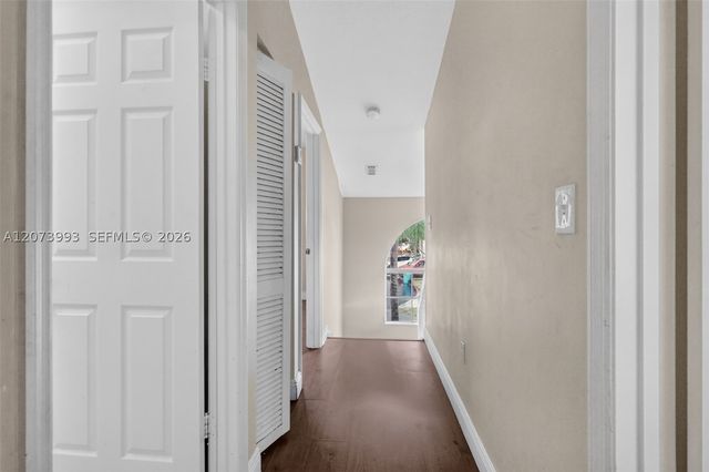 253 NE 211th Ter, Miami, FL 33179