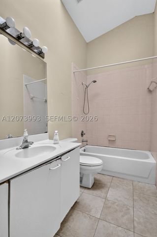 253 NE 211th Ter, Miami, FL 33179