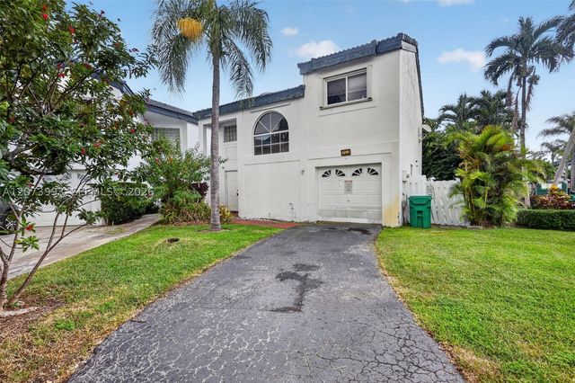 253 NE 211th Ter, Miami, FL 33179