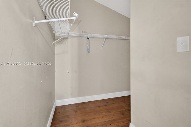 253 NE 211th Ter, Miami, FL 33179