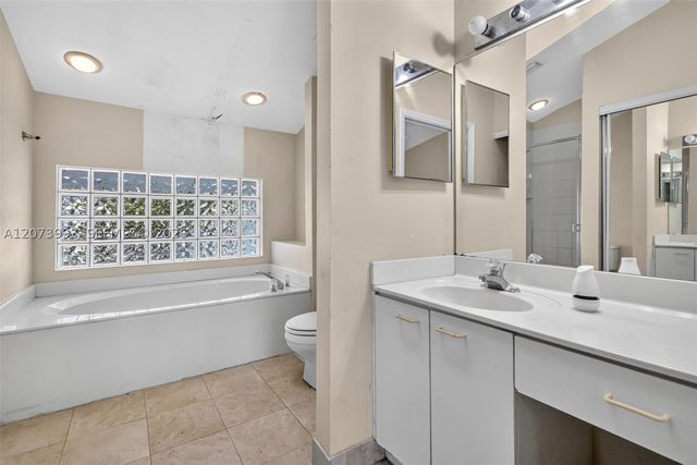 253 NE 211th Ter, Miami, FL 33179