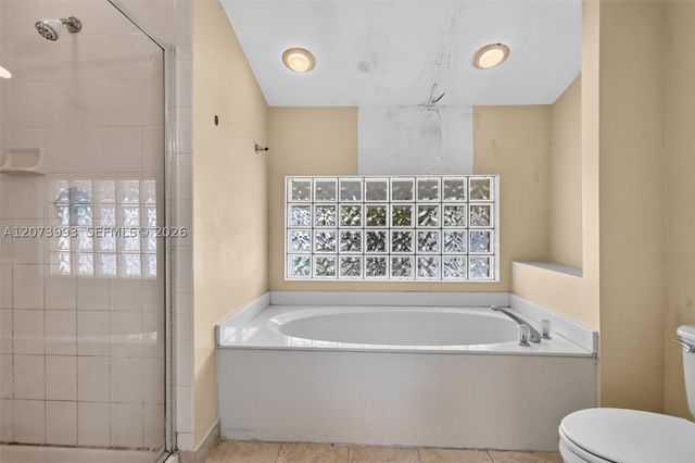 253 NE 211th Ter, Miami, FL 33179