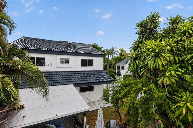 253 NE 211th Ter, Miami, FL 33179