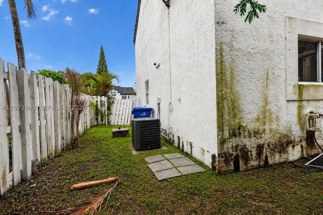 253 NE 211th Ter, Miami, FL 33179
