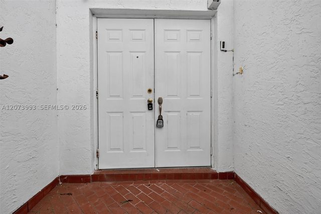 253 NE 211th Ter, Miami, FL 33179