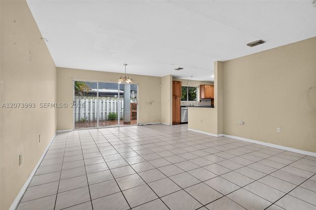 253 NE 211th Ter, Miami, FL 33179