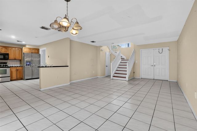 253 NE 211th Ter, Miami, FL 33179