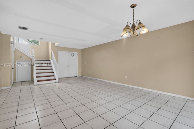 253 NE 211th Ter, Miami, FL 33179