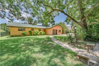 409 Buffalo Street W, Caldwell, TX 77836