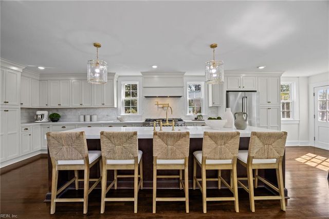 988 Michaelwood DR, Virginia Beach, VA 23452