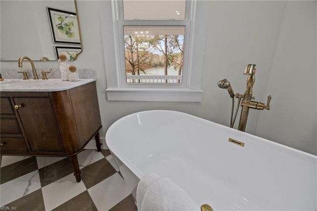 988 Michaelwood DR, Virginia Beach, VA 23452