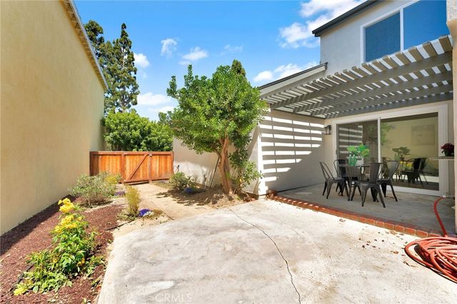 15 Snowapple, Irvine, CA 92614