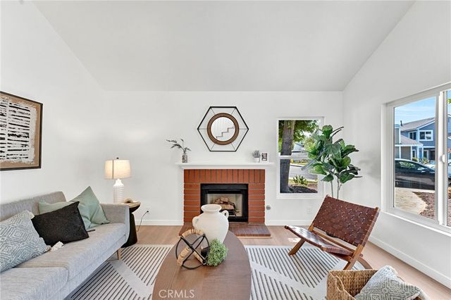 15 Snowapple, Irvine, CA 92614