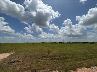 586 Shin Oak Road, Victoria, TX 77904