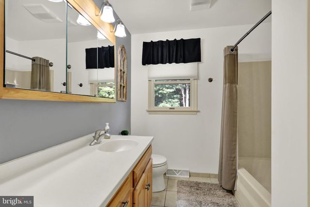 237 NEW CASTLE DR, Reading, PA 19607