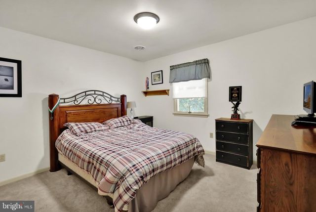 237 NEW CASTLE DR, Reading, PA 19607