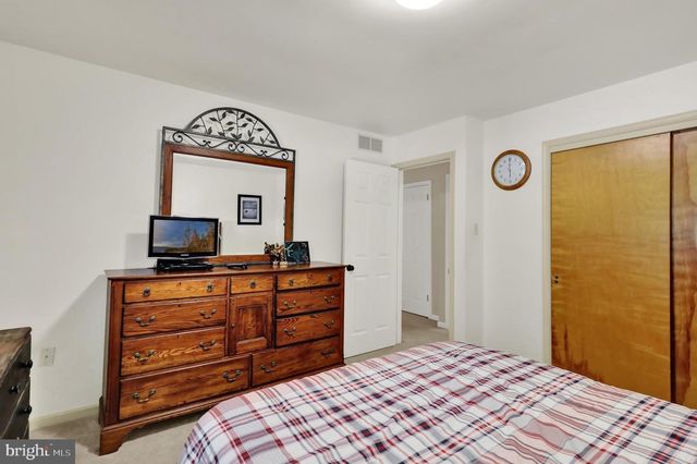 237 NEW CASTLE DR, Reading, PA 19607