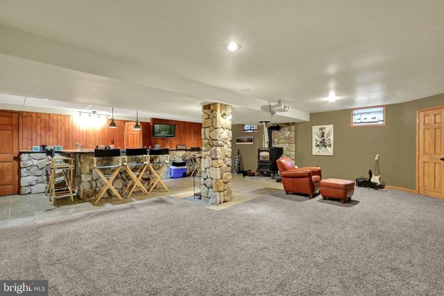 237 NEW CASTLE DR, Reading, PA 19607