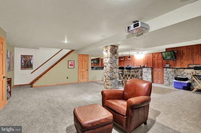 237 NEW CASTLE DR, Reading, PA 19607