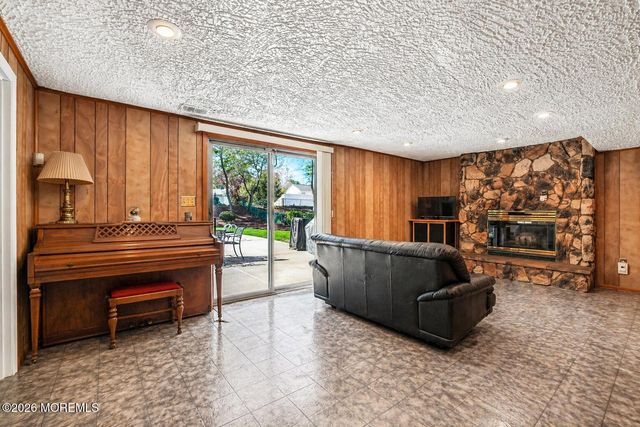40 Stratford Drive, Manalapan, NJ 07726