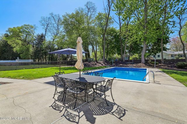 40 Stratford Drive, Manalapan, NJ 07726
