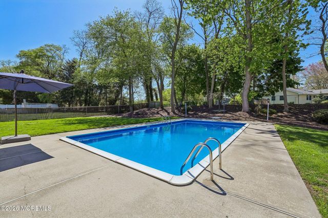 40 Stratford Drive, Manalapan, NJ 07726