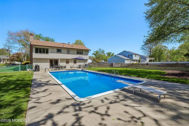 40 Stratford Drive, Manalapan, NJ 07726