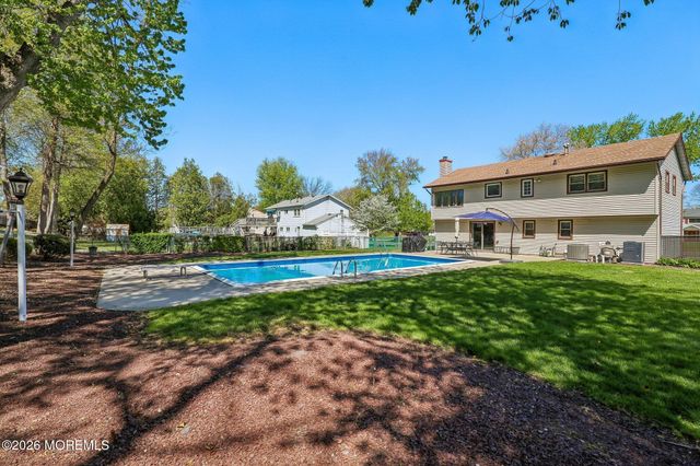 40 Stratford Drive, Manalapan, NJ 07726