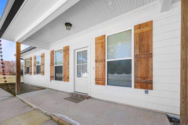 26400 Ponchatoula Dr, Springfield, LA 70462