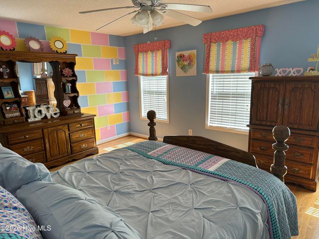 2770 Bella Coola Road, Lake Waccamaw, NC 28450