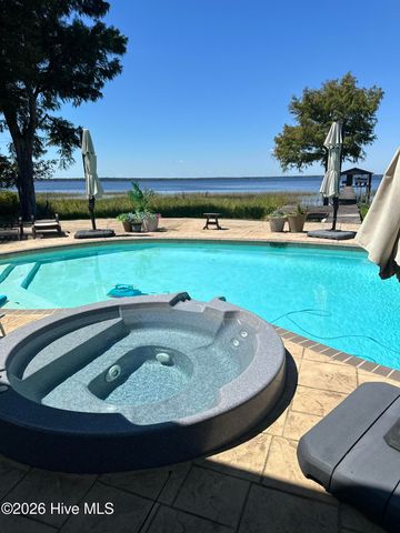 2770 Bella Coola Road, Lake Waccamaw, NC 28450