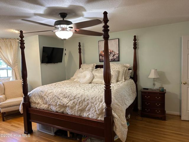 2770 Bella Coola Road, Lake Waccamaw, NC 28450