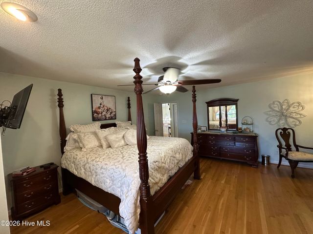 2770 Bella Coola Road, Lake Waccamaw, NC 28450