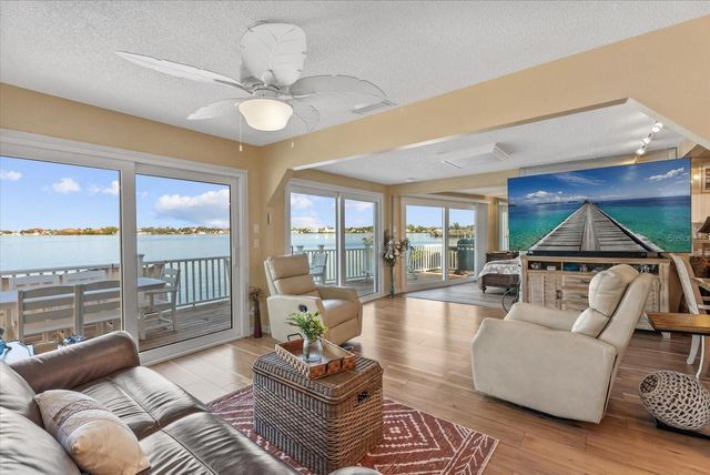 33 N STARBOARD DRIVE, Venice, FL 34285