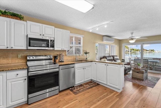 33 N STARBOARD DRIVE, Venice, FL 34285