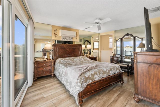 33 N STARBOARD DRIVE, Venice, FL 34285