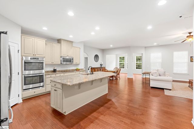 51 Barlow Court, Simpsonville, SC 29681