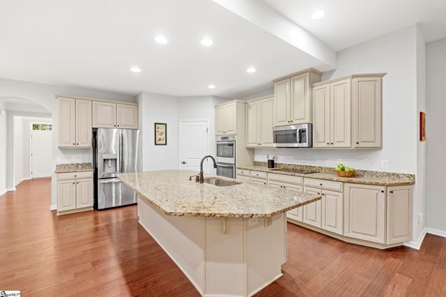 51 Barlow Court, Simpsonville, SC 29681