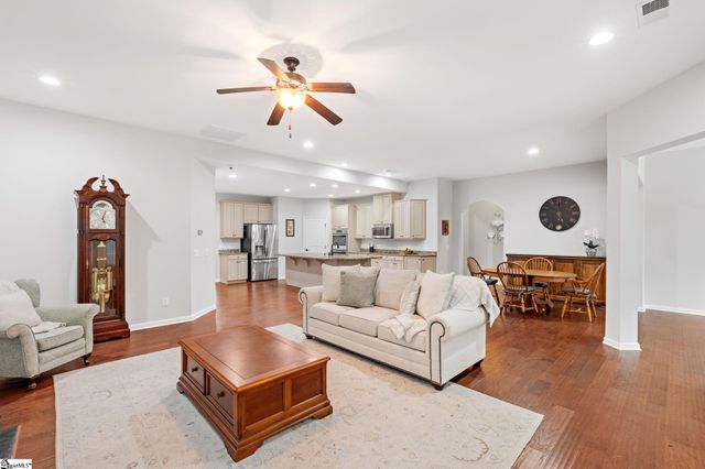 51 Barlow Court, Simpsonville, SC 29681